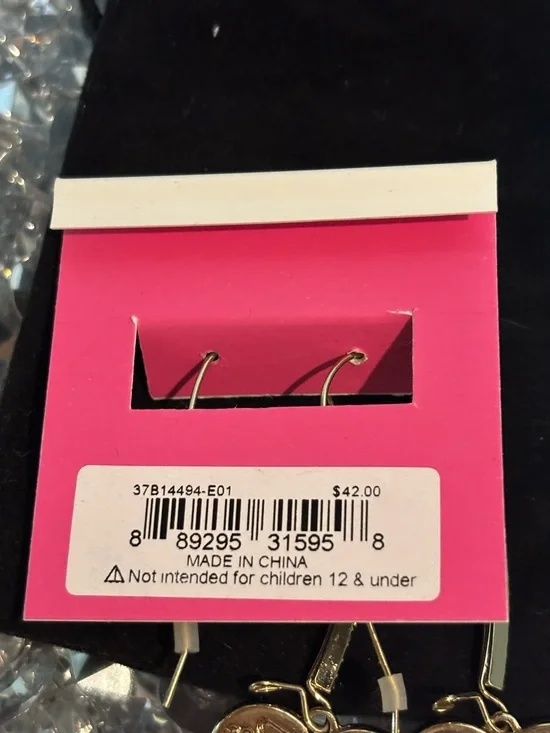 ✨Betsey Johnson Iridescent & Pink Crystal Heart Drop Earrings✨ - Picture 2 of 14